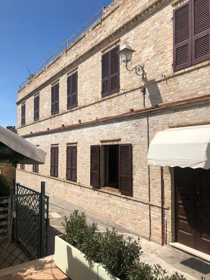 Castello - Solo Pernotto Hotel Cupra Marittima Exterior photo